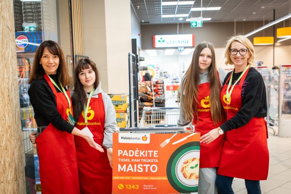 Tūkstančiai savanorių kviečia prisidėti: šį savaitgalį parduotuvėse vyks „Maisto banko” akcija