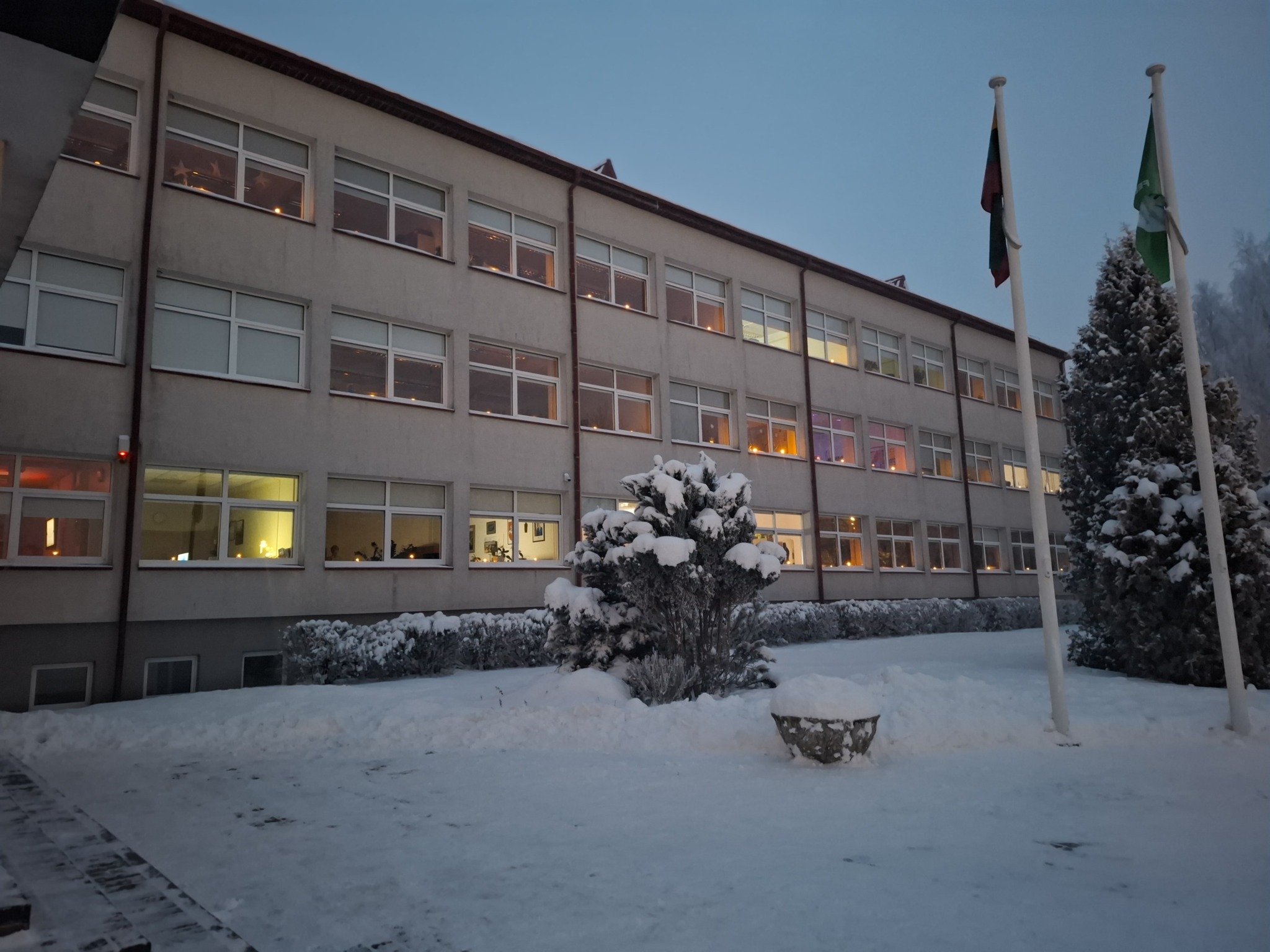 Sausio 13-oji – laisvės šviesa, jungianti kartas Raseinių Šaltinio progimnazijoje