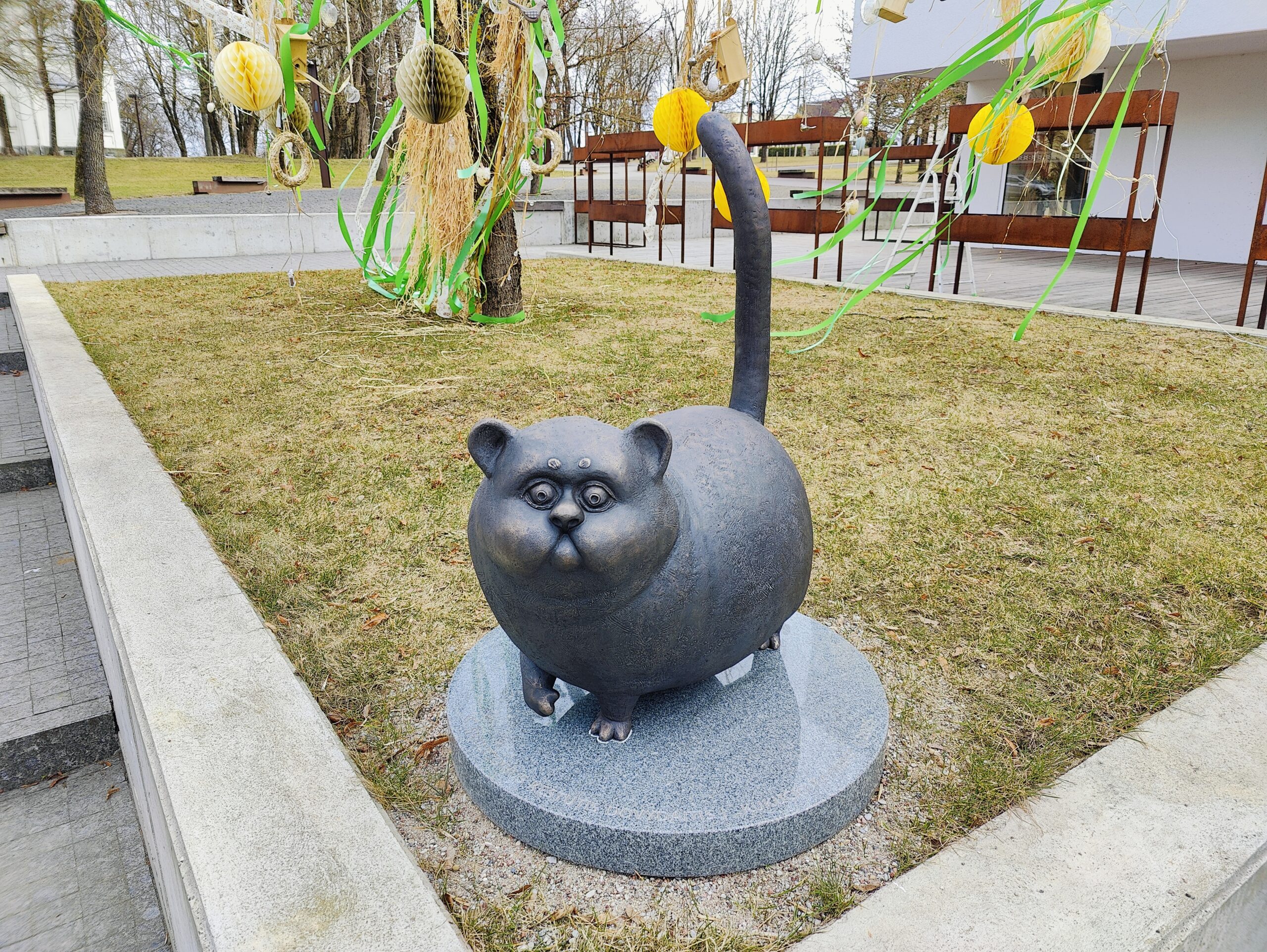 Raseinius papuošė nauja skulptūra „Kukučio katinas“