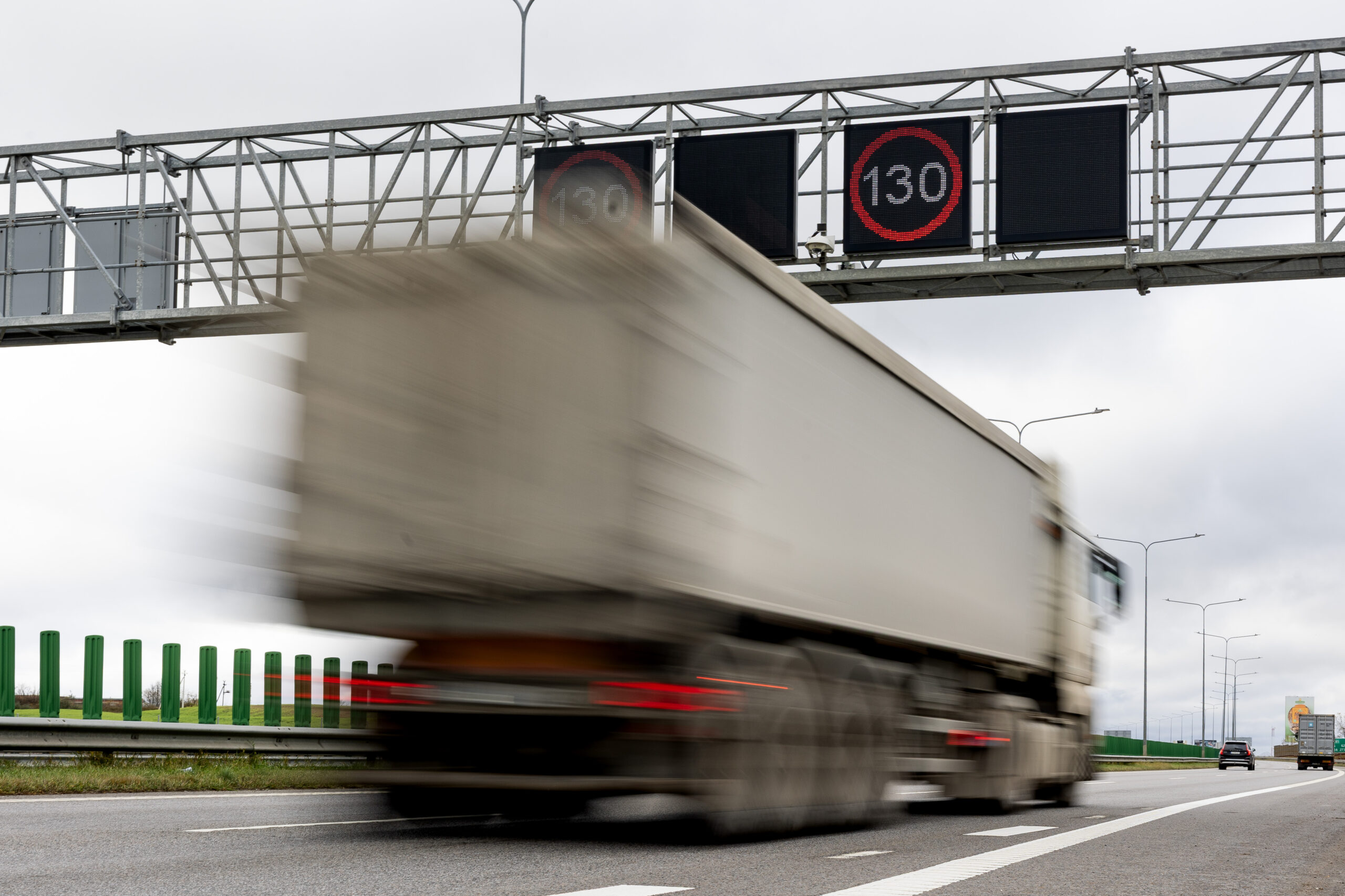 „Via Lietuva“ planuoja įsigyti sunkiasvorio transporto svarstykles