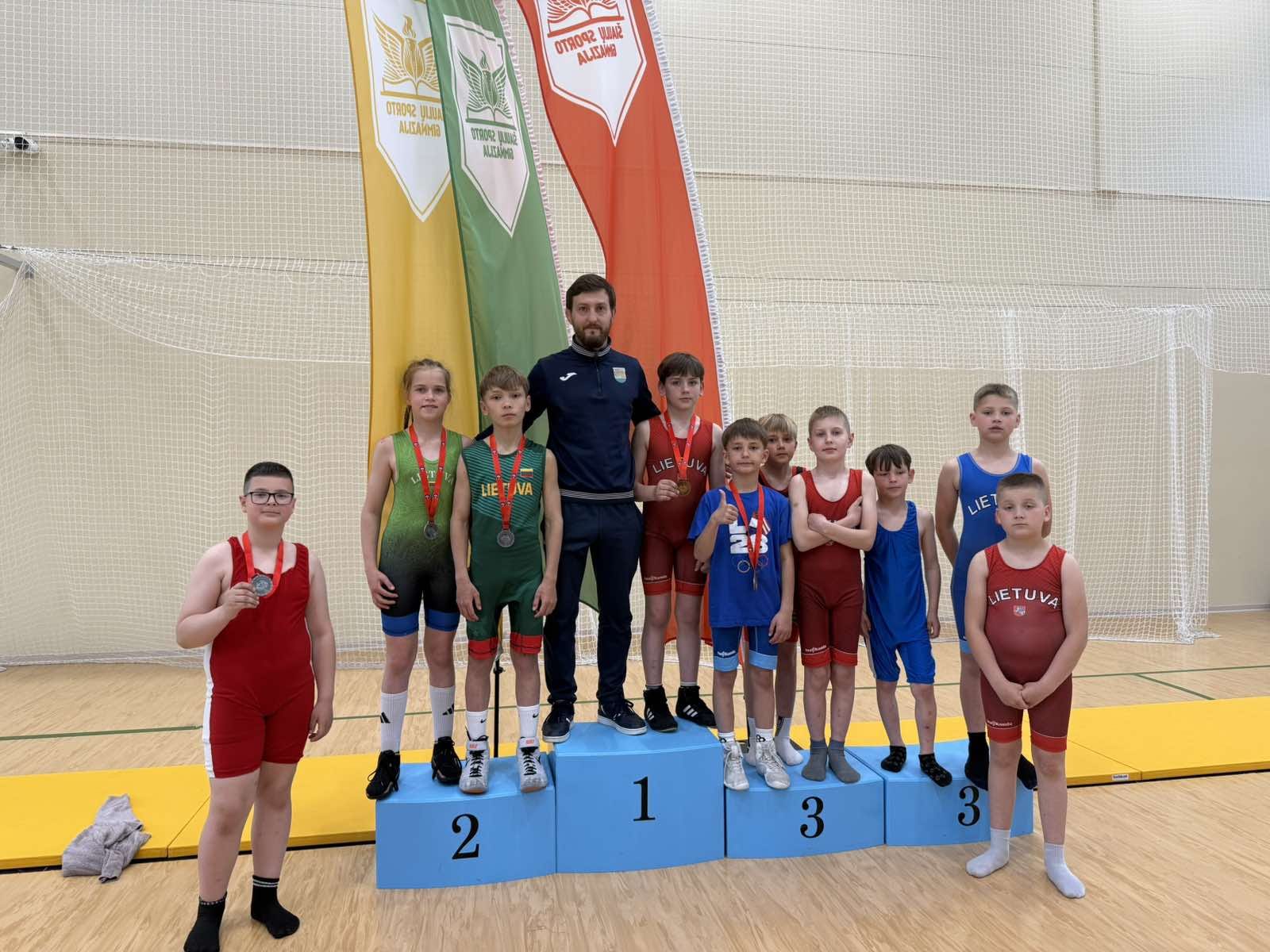 Raseinių jaunieji talentai sužibėjo Šiauliuose: iš Lietuvos laisvųjų imtynių čempionato grįžo su penkiais medaliais!